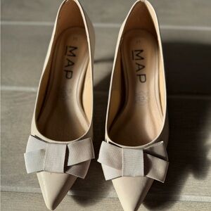 Elegant Beige Bow Heels